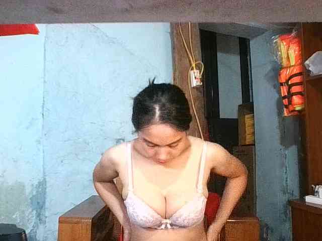 EllaShow93 webcam