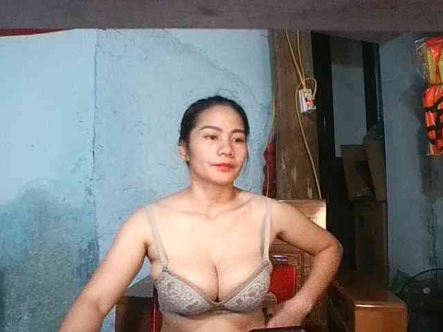 EllaShow93 webcam