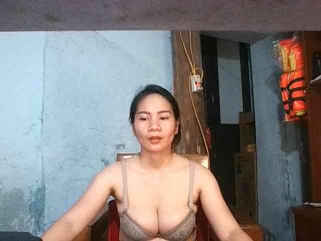 EllaShow93 webcam