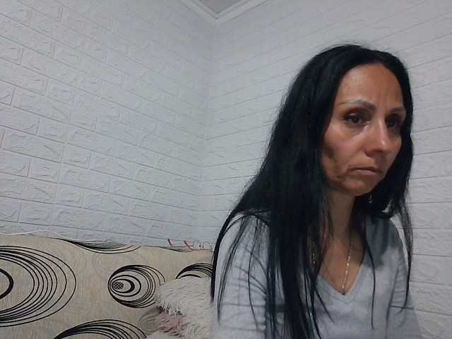 le modèle Brunetasexy1 est en webcam porno dans un show sur le site bongacams, il possède les tags suivants: White/Caucasian,Brunette,Shaved