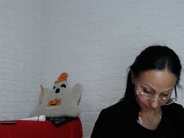 Brunetasexy1 live cam preview