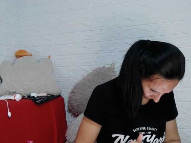 Brunetasexy1 live cam on BongaCams