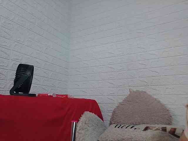 Brunetasexy1 webcam