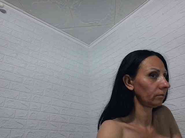 Brunetasexy1 webcam