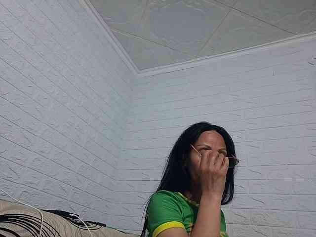 Brunetasexy1 webcam