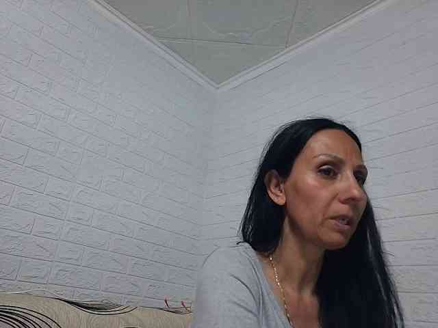 Brunetasexy1 webcam