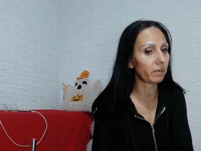 Brunetasexy1 webcam