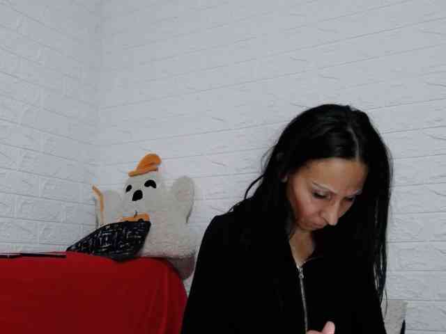 Brunetasexy1 webcam