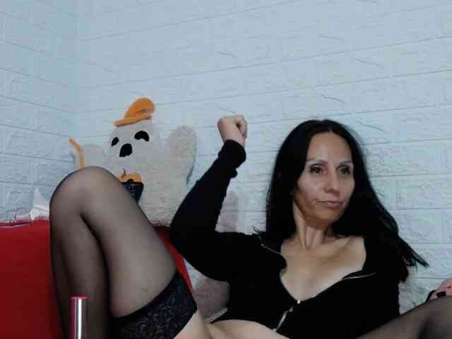 Brunetasexy1 webcam