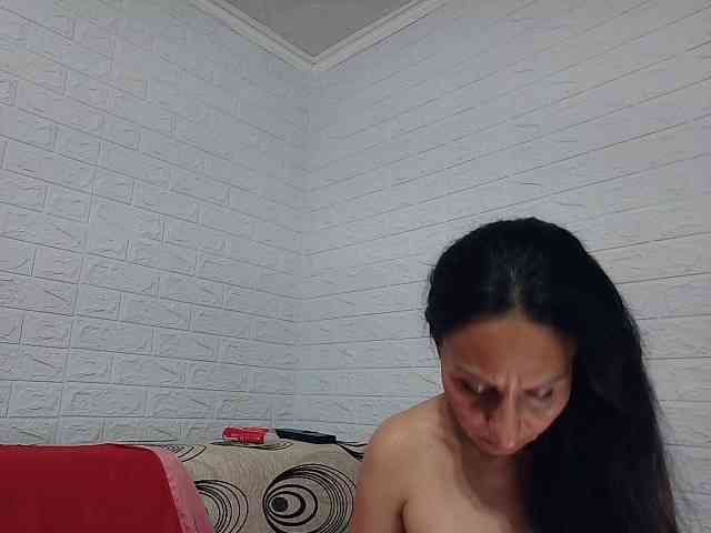 Brunetasexy1 webcam