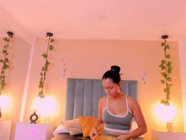 Giselle-Roldan live cam on BongaCams