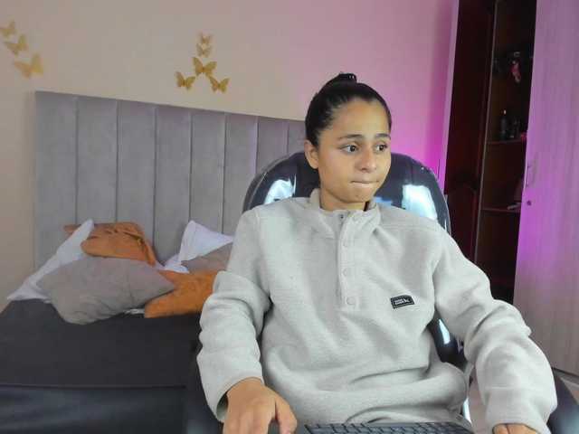 Giselle-Roldan's BongaCams show and profile