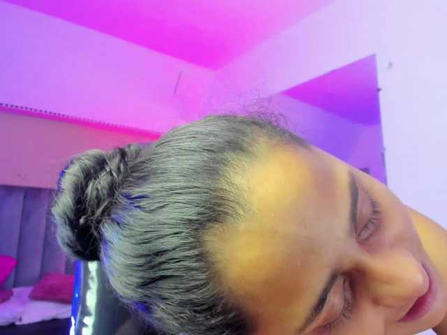 Giselle-Roldan live cam on BongaCams