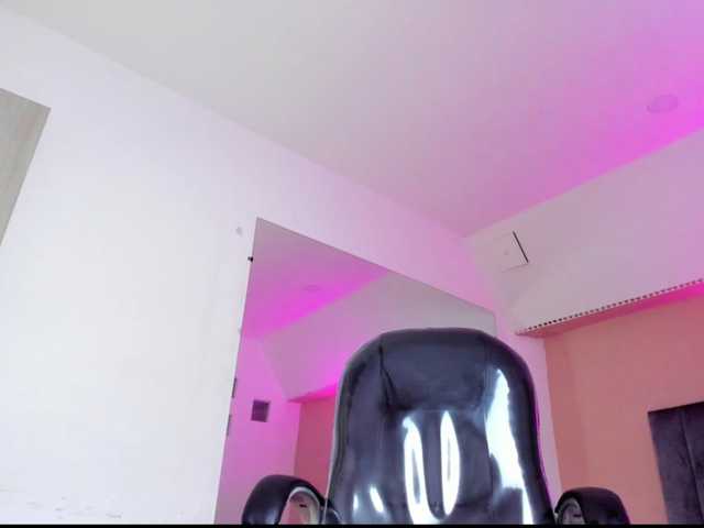 Giselle-Roldan live cam on BongaCams