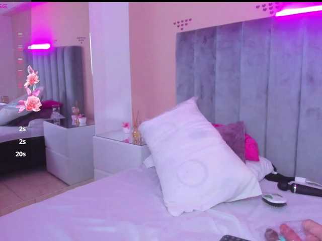Giselle-Roldan live cam on BongaCams