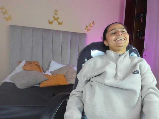 Giselle-Roldan's BongaCams show and profile