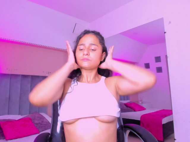 Giselle-Roldan live cam on BongaCams