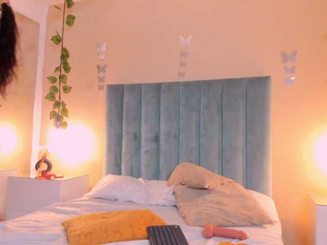 Giselle-Roldan live cam on BongaCams