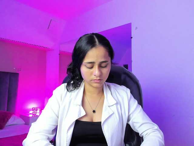 Giselle-Roldan live cam on BongaCams