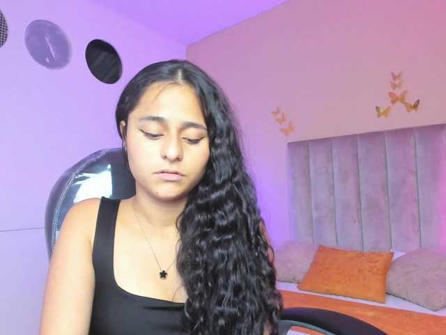 Giselle-Roldan's BongaCams show and profile