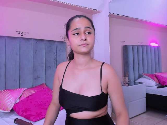Giselle-Roldan live cam on BongaCams