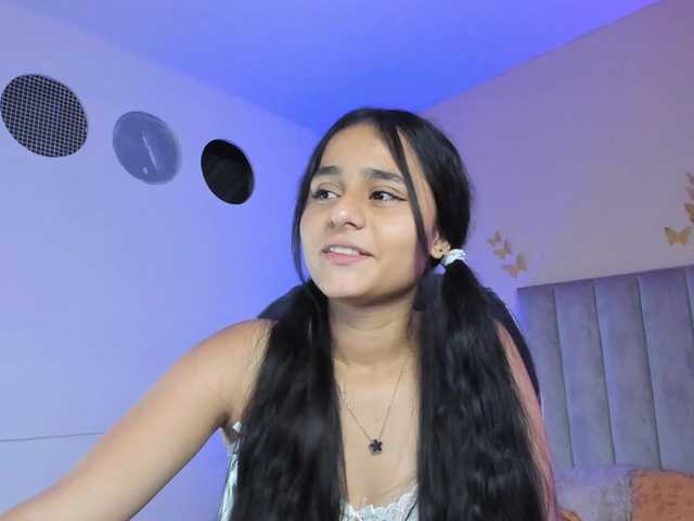 Giselle-Roldan's BongaCams show and profile