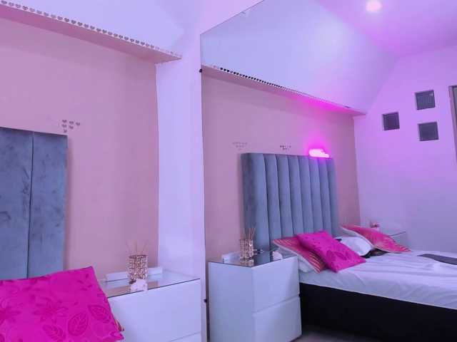 Giselle-Roldan live cam on BongaCams