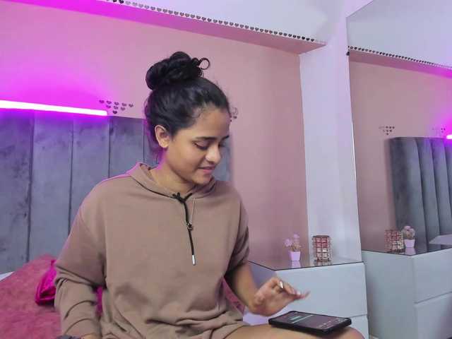 Giselle-Roldan live cam on BongaCams