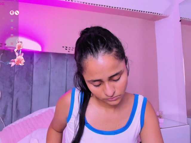 Giselle-Roldan live cam on BongaCams