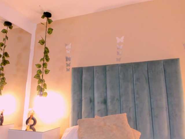 Giselle-Roldan live cam on BongaCams