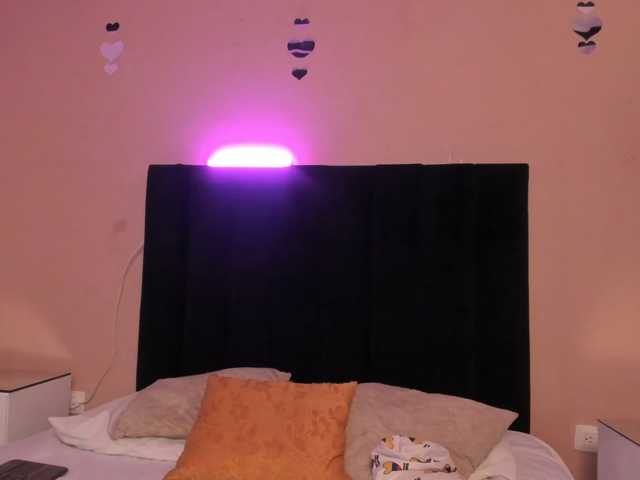 Giselle-Roldan live cam on BongaCams