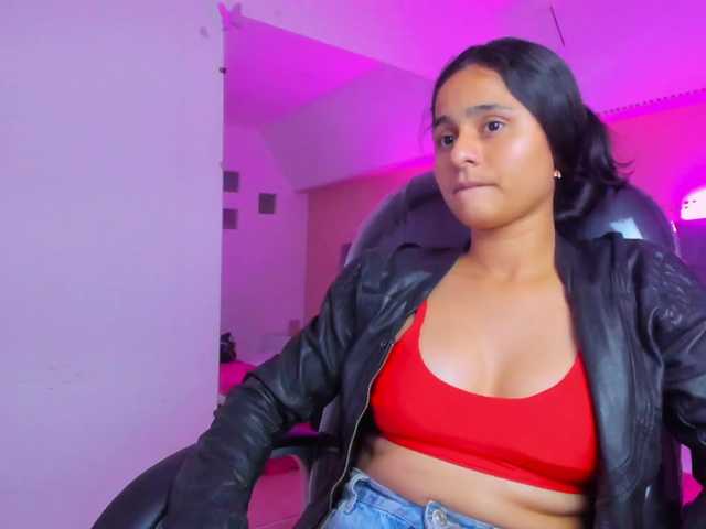 Giselle-Roldan live cam on BongaCams