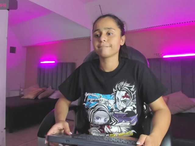 Giselle-Roldan live cam on BongaCams