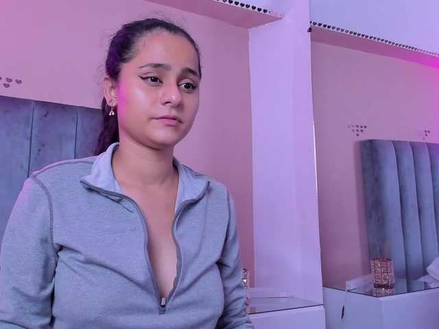Giselle-Roldan live cam on BongaCams