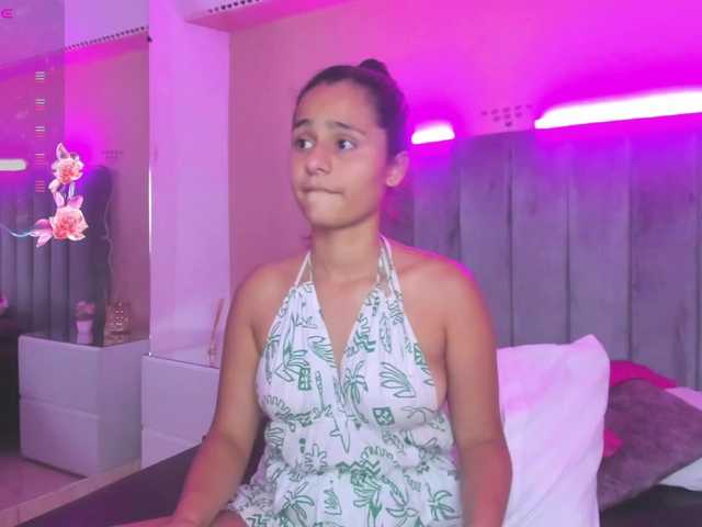 Giselle-Roldan live cam on BongaCams