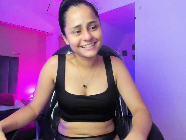 Giselle-Roldan live cam on BongaCams