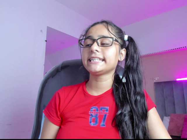 Giselle-Roldan live cam on BongaCams