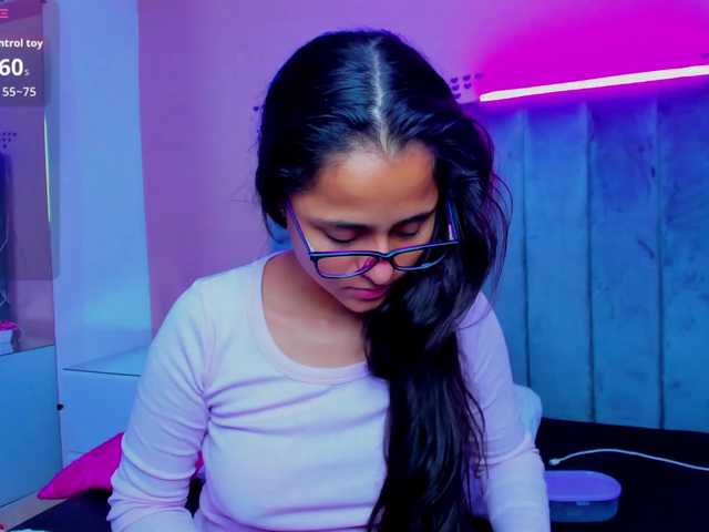 Giselle-Roldan live cam on BongaCams
