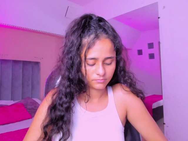 Giselle-Roldan live cam on BongaCams