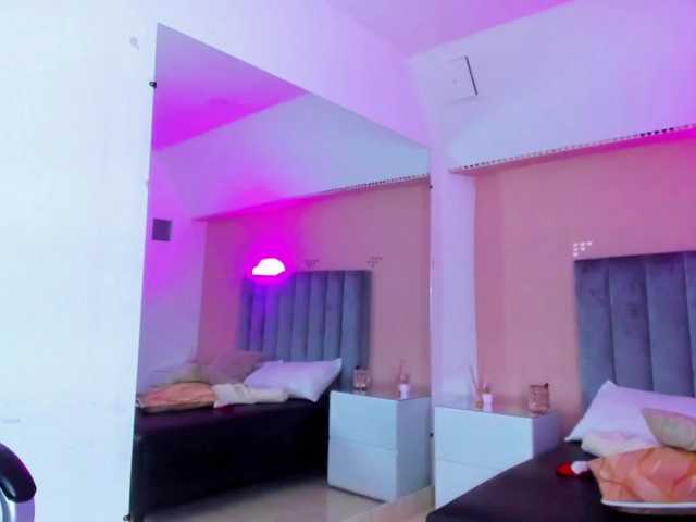 Giselle-Roldan live cam on BongaCams