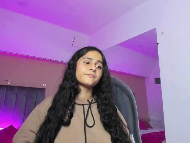 Giselle-Roldan live cam on BongaCams