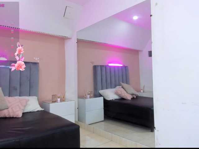 Giselle-Roldan live cam on BongaCams