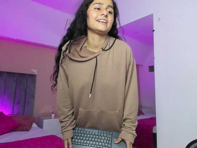 Giselle-Roldan live cam on BongaCams