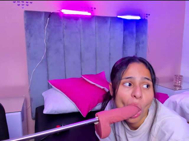 Giselle-Roldan live cam on BongaCams