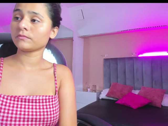 Giselle-Roldan live cam on BongaCams