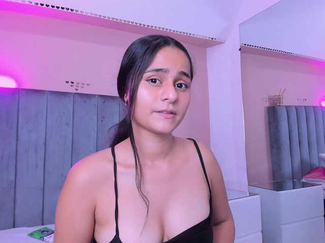 Giselle-Roldan live cam on BongaCams