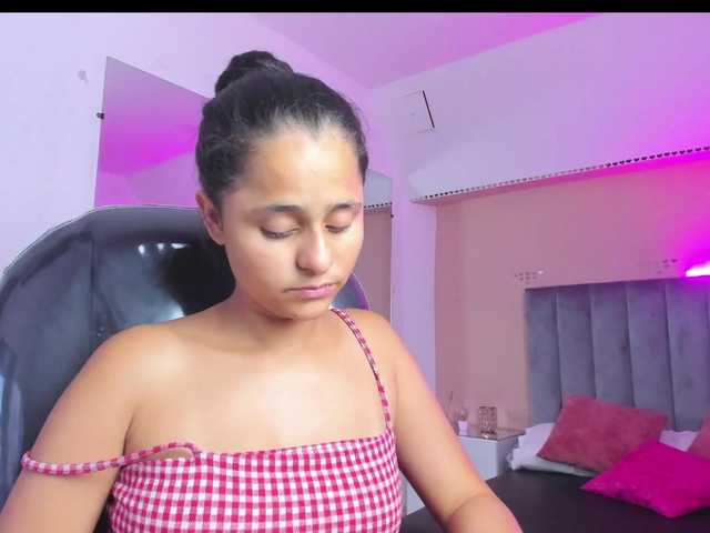 Giselle-Roldan live cam on BongaCams