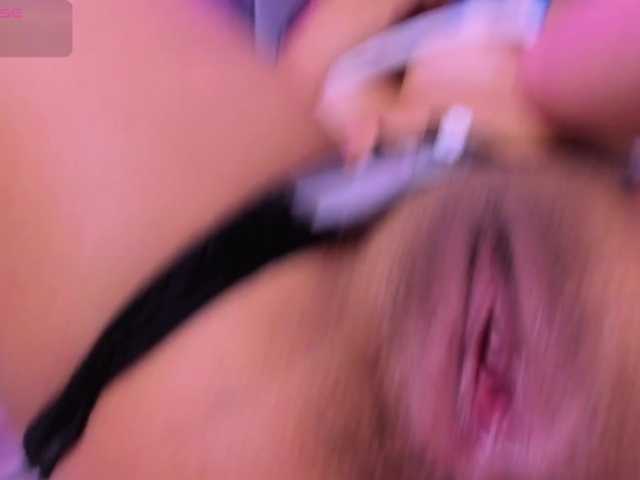 Giselle-Roldan live cam on BongaCams