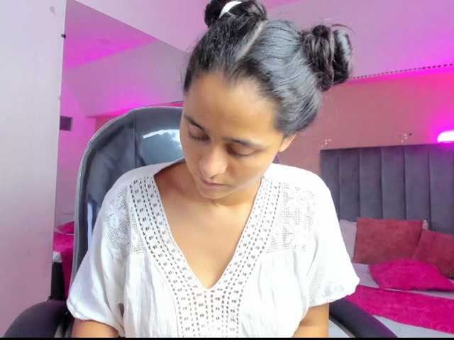 Giselle-Roldan live cam on BongaCams