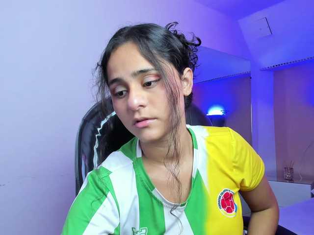 Giselle-Roldan live cam on BongaCams